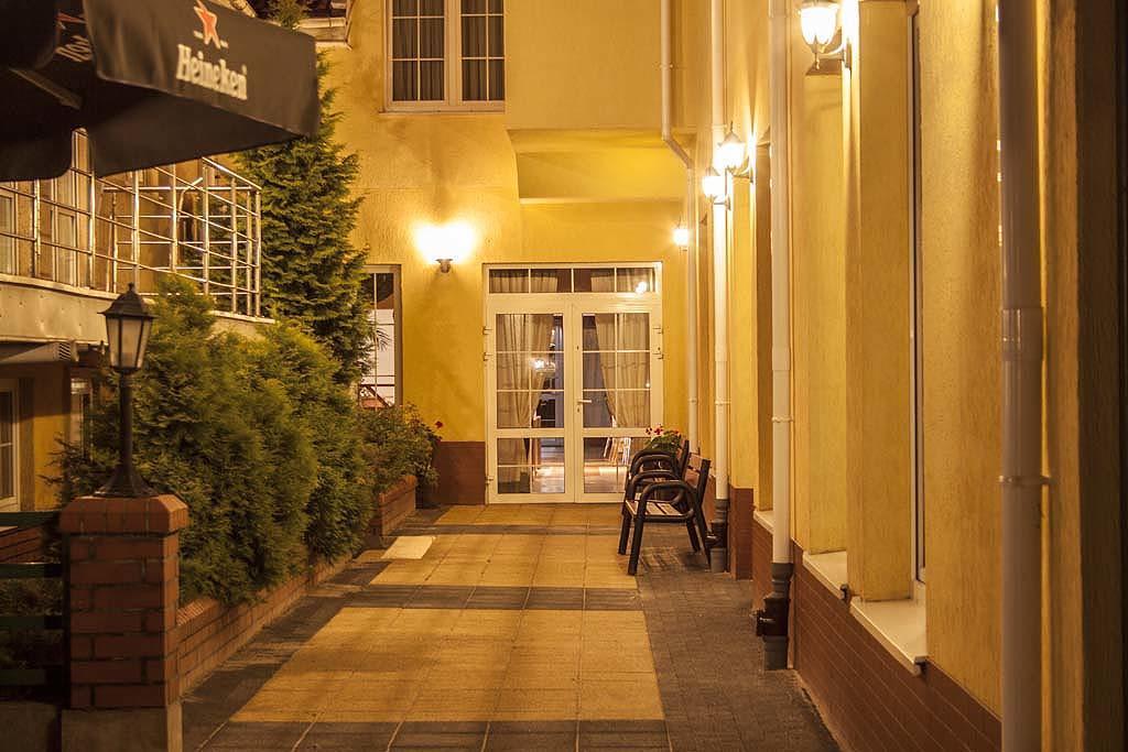 Pensjonat I Klub Jezdziecki Michelin Włocławek Exteriör bild